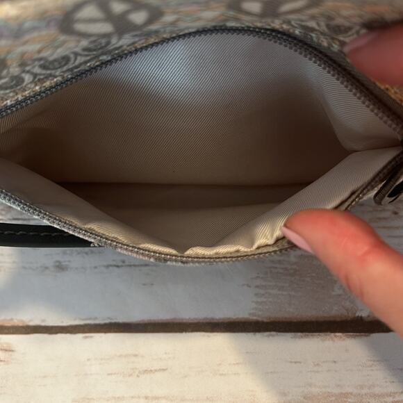 Sakroots Camden Crossbody Handbag in Pastel One World - Picture 12 of 15